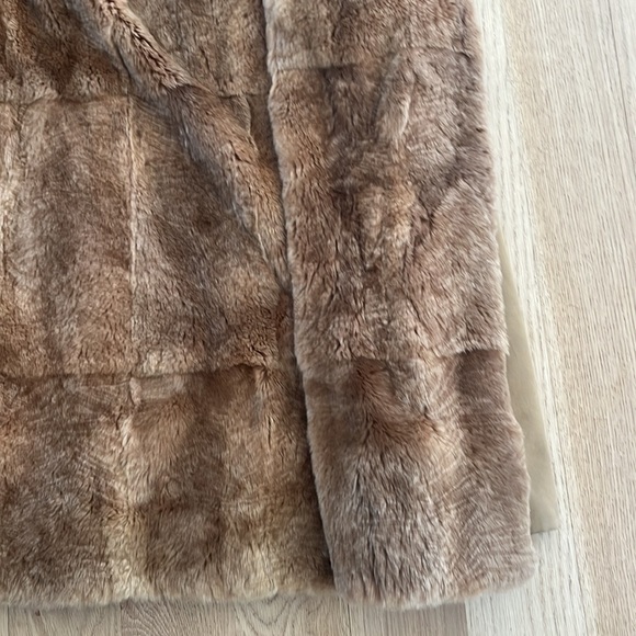 Vintage Fendi fur lined long coat with Fendi buttons and lining - Picture 6 of 8